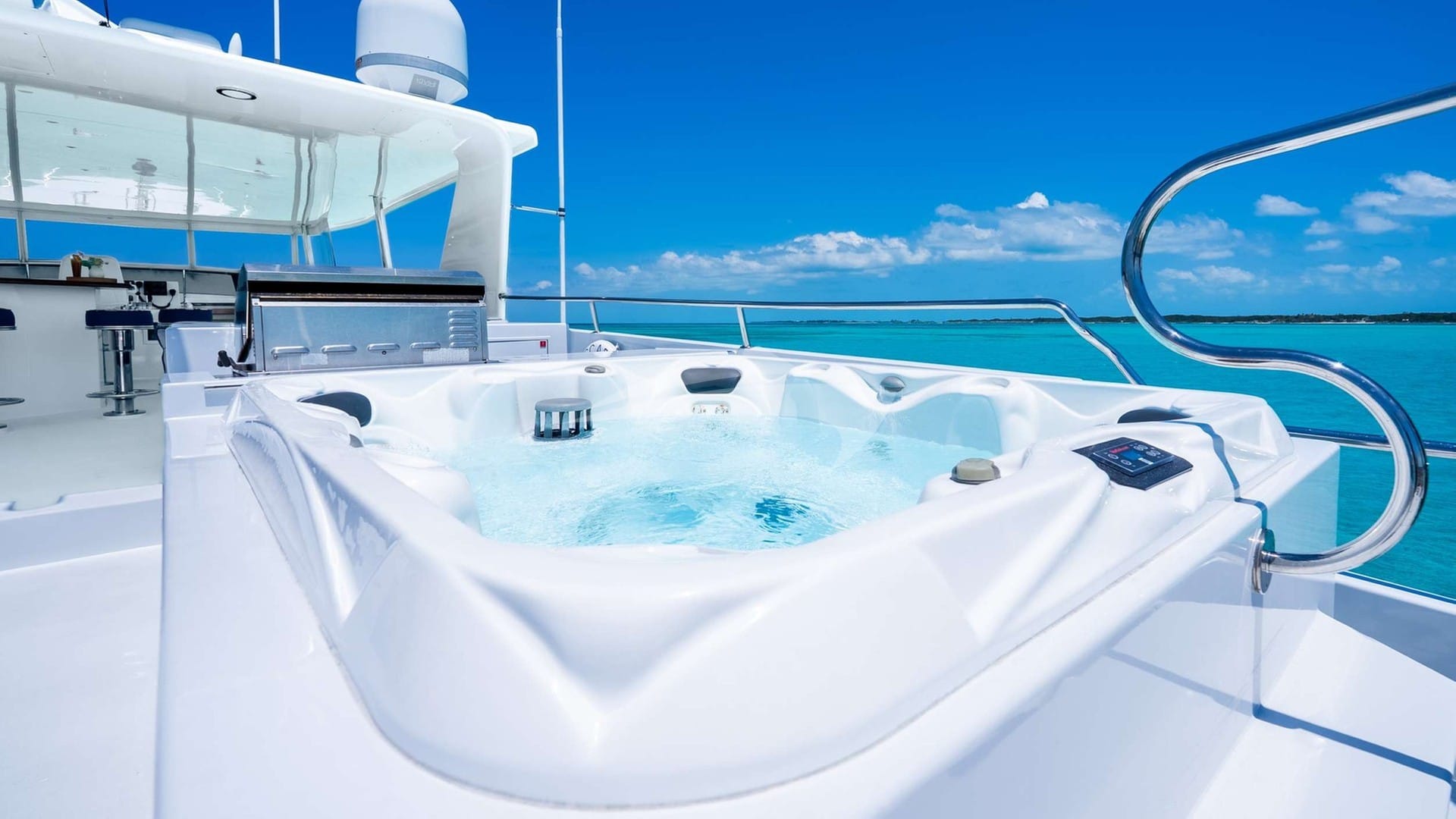 Flybridge Jacuzzi