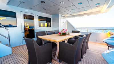 Skylounge Deck Dining