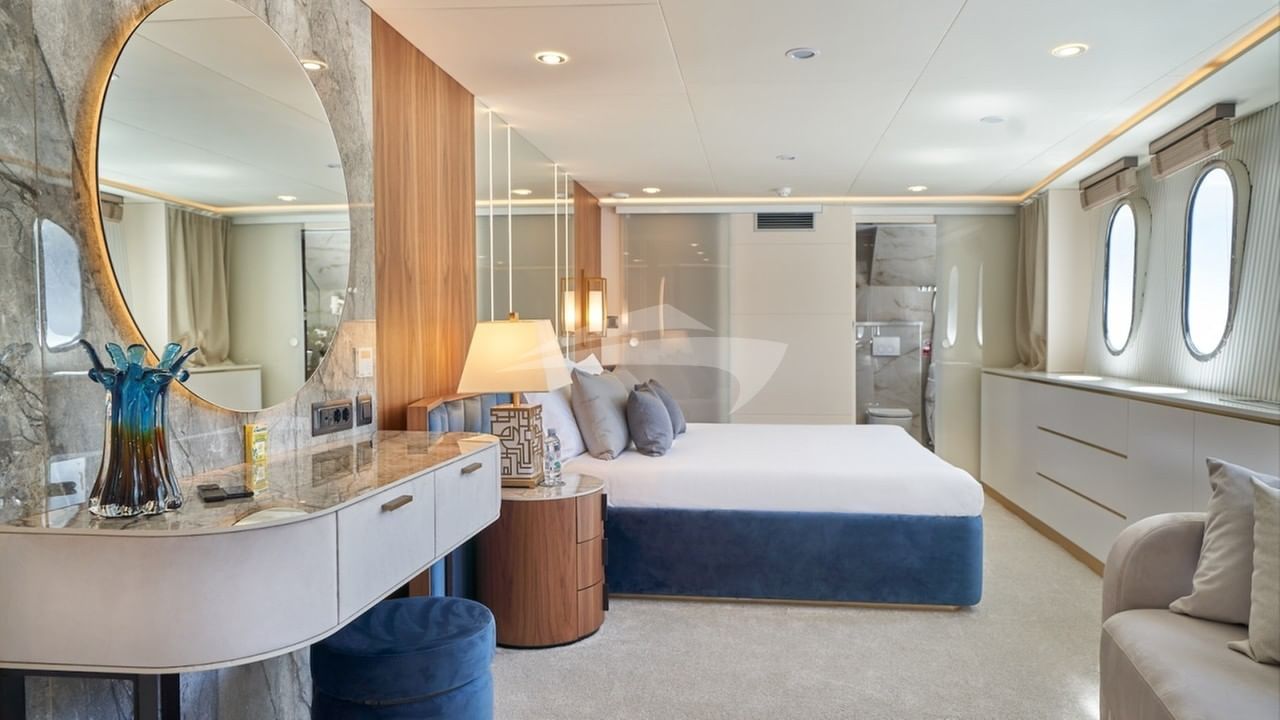 Master stateroom (3) with luxurious sofaAeterna 162