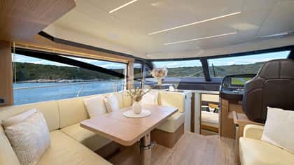 VIVA LA VIDA 15m motor yacht charter, photo 8
