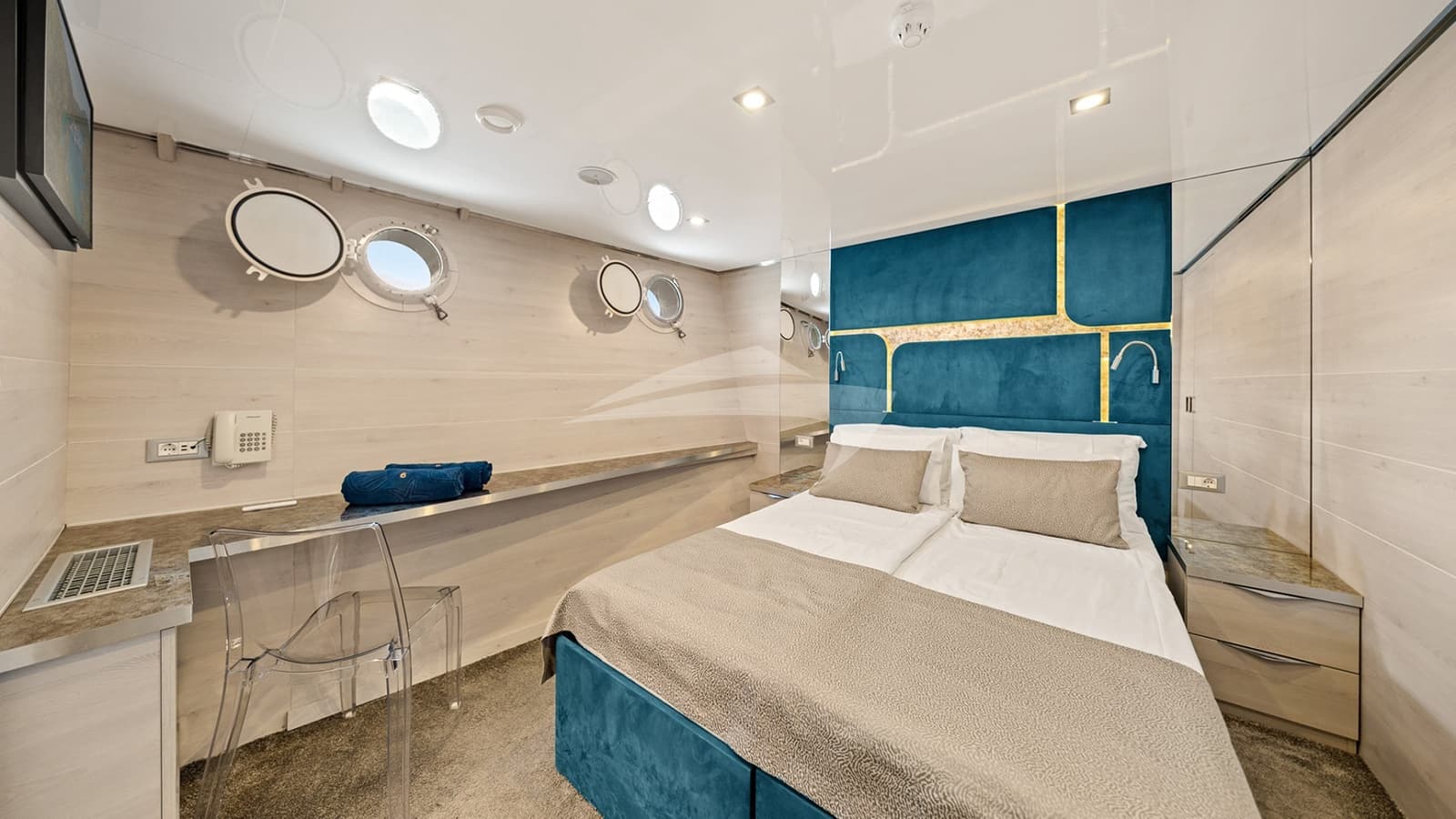 YOLO, photo from the yacht portfolio 23