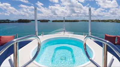 Deck Jacuzzi