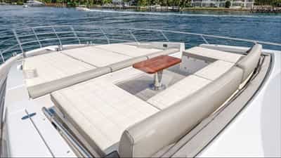 Bow Lounge