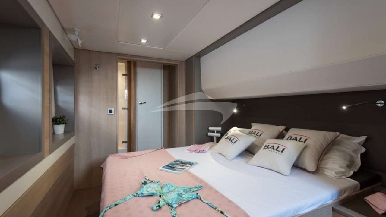 CRYSTAL DREAMS, photo from the yacht portfolio 4