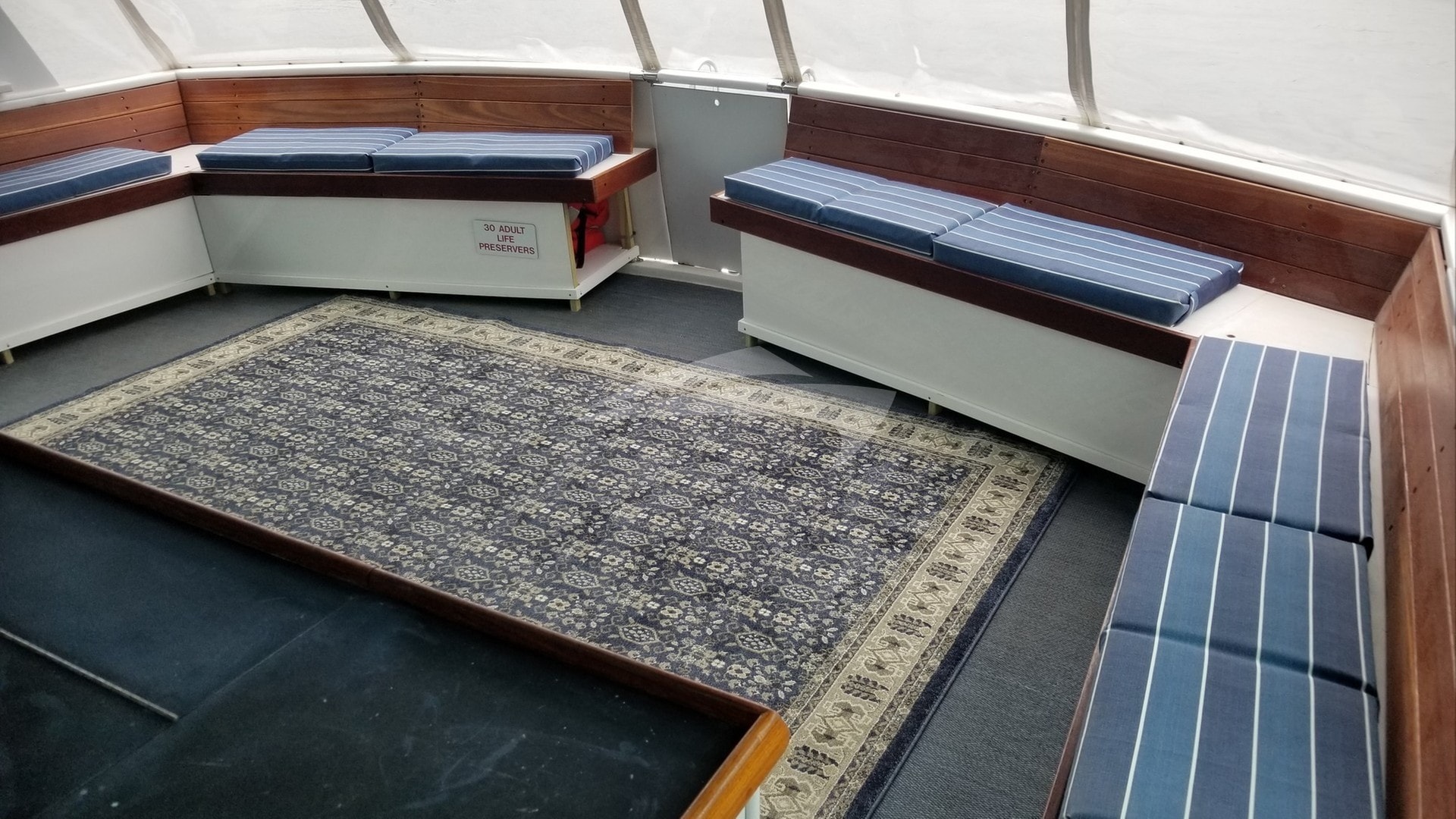 Aft Deck Wrap Around Seating