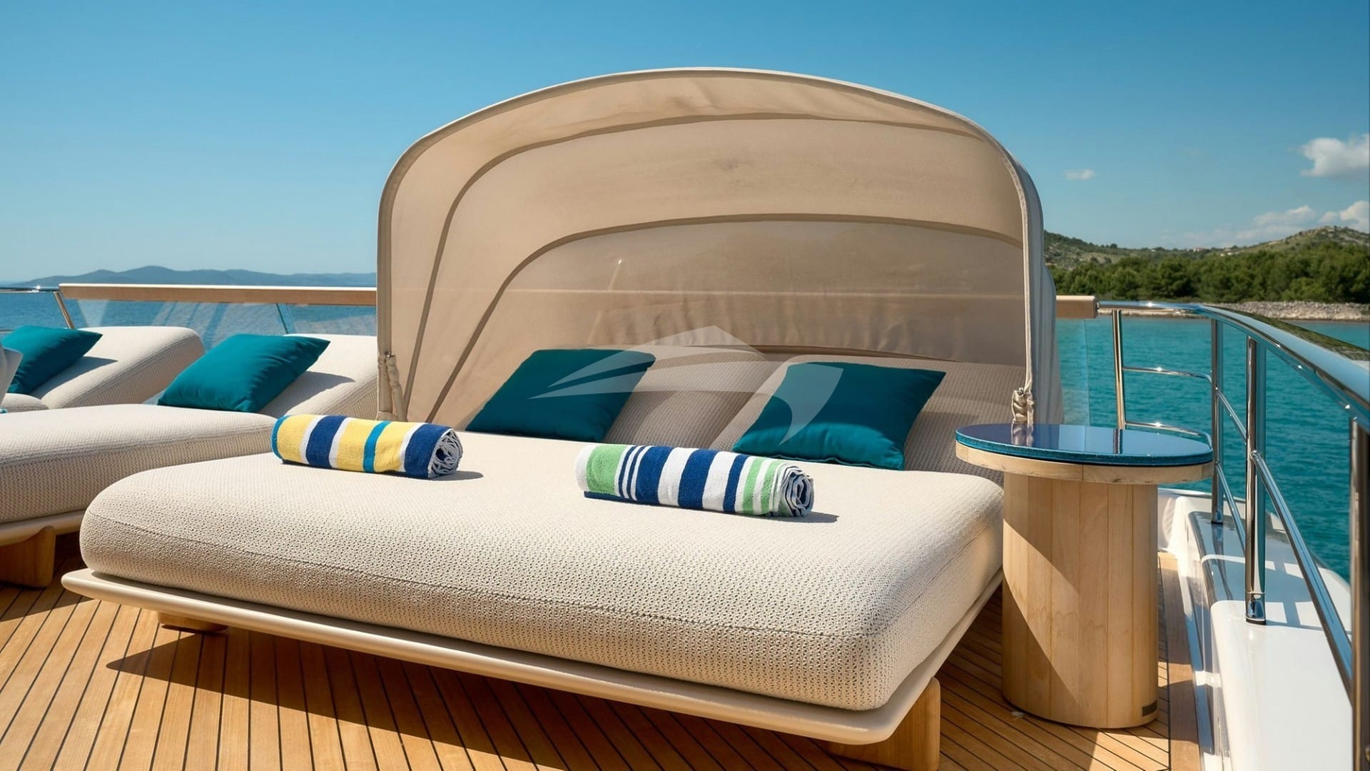 Top Deck Lounger