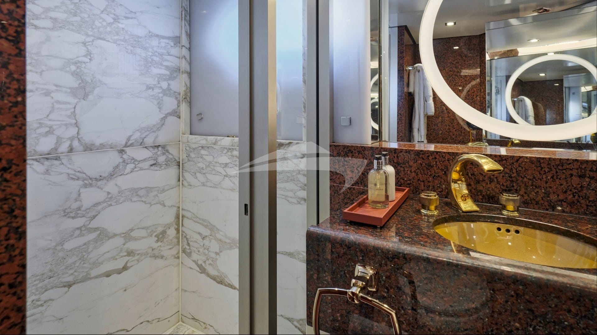 Double Cabin Bathroom