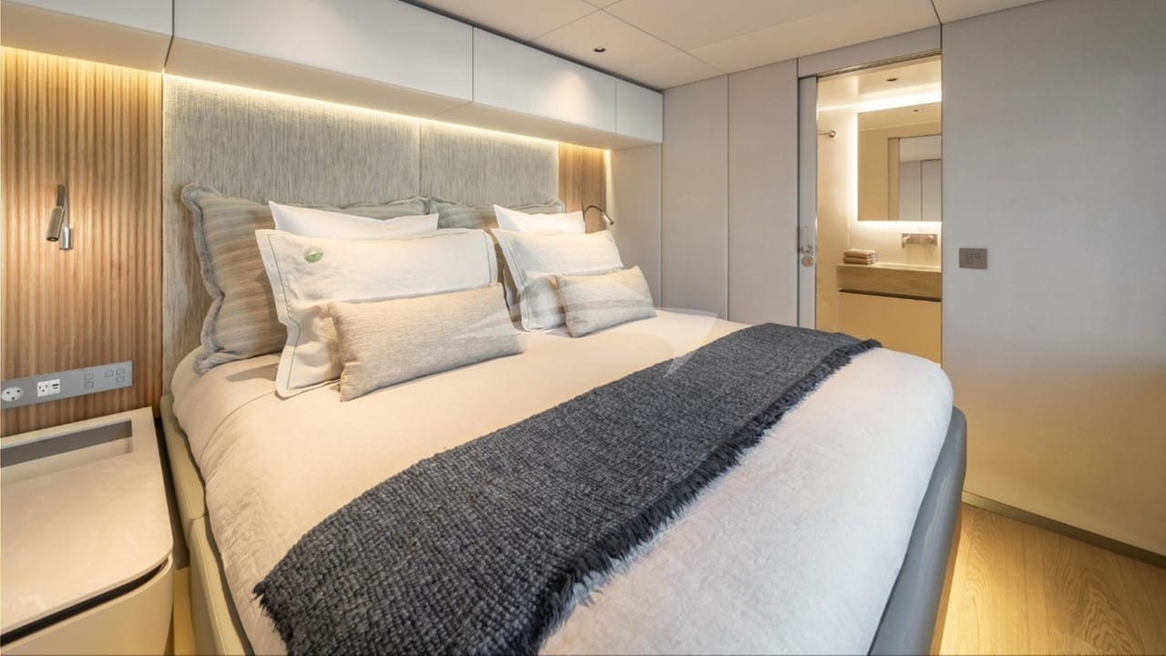 Sunreef_80_ECO_APOLLO_99_Luxury_Catamaran_Charter_BGYB_27