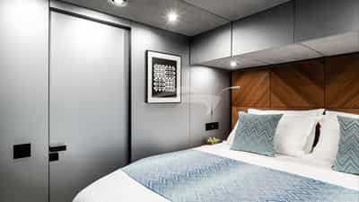 Guest cabin