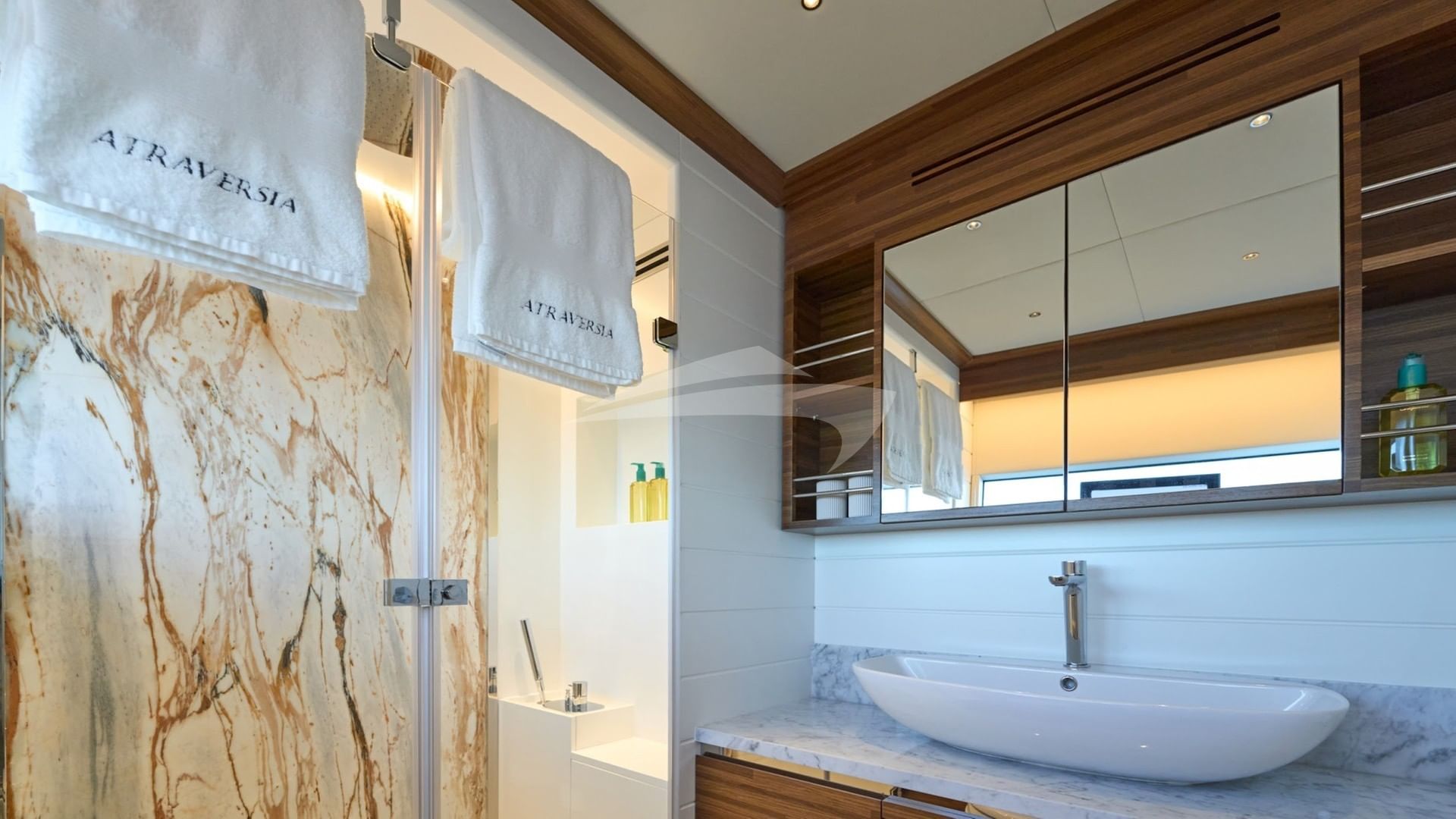 ATRAVERSIA guest bathroom