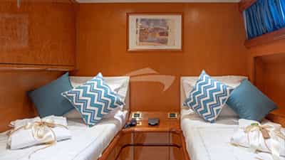 Twin Cabin