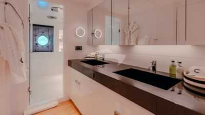 Master cabin Bathroom