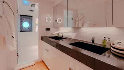 Master cabin Bathroom