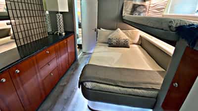 Queen guest suite