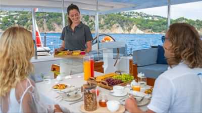 bgyb_charter_swan105_selena_new_photos9