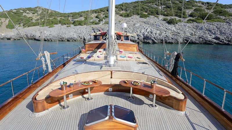 ZEPHYRIA II 32m motor yacht charter, photo 3