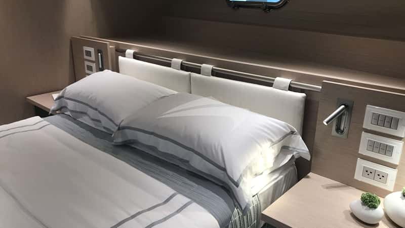 NO TIME TO DIE 27m motor yacht charter, photo 5