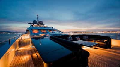 Fore Deck Seating