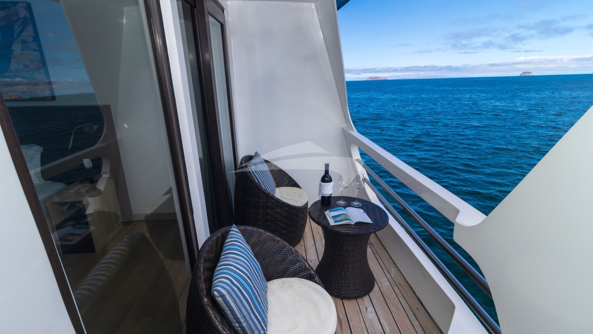 Junior suite upper deck balcony