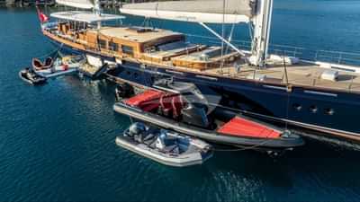 Tender and water toys