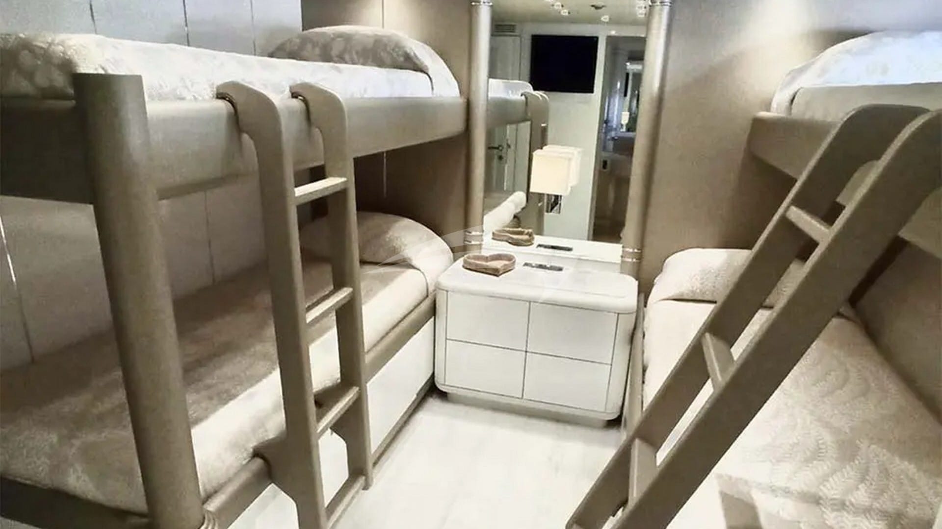 Quadruple Cabin