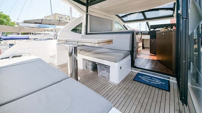 X 15m motor yacht charter, photo 4