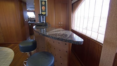 Main Salon / Bar