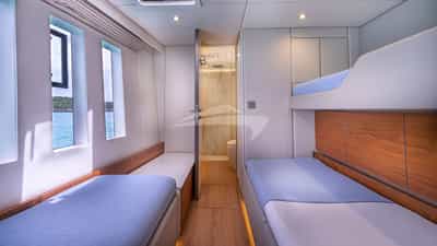FanstasticToo-WEB-30TRIPLE CABIN4