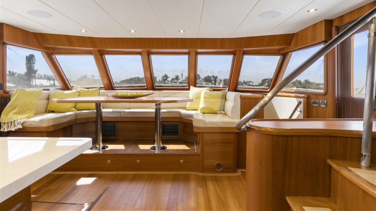Galley Dining Forward w/ Panoramic view