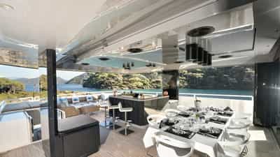 Sundeck bar and seating