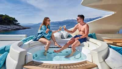 Deck Jacuzzi
