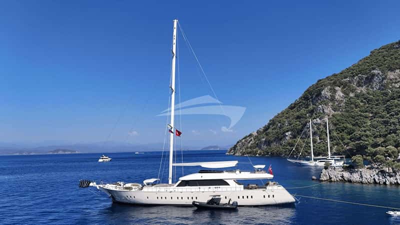 DODO 42m motor yacht charter