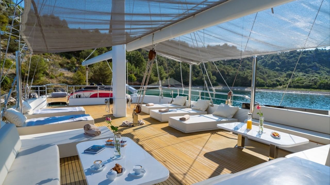 sun deck relaxation area