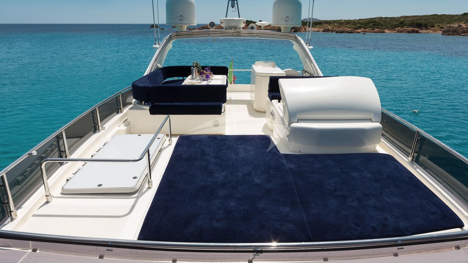 Sunbeds on Flybridge