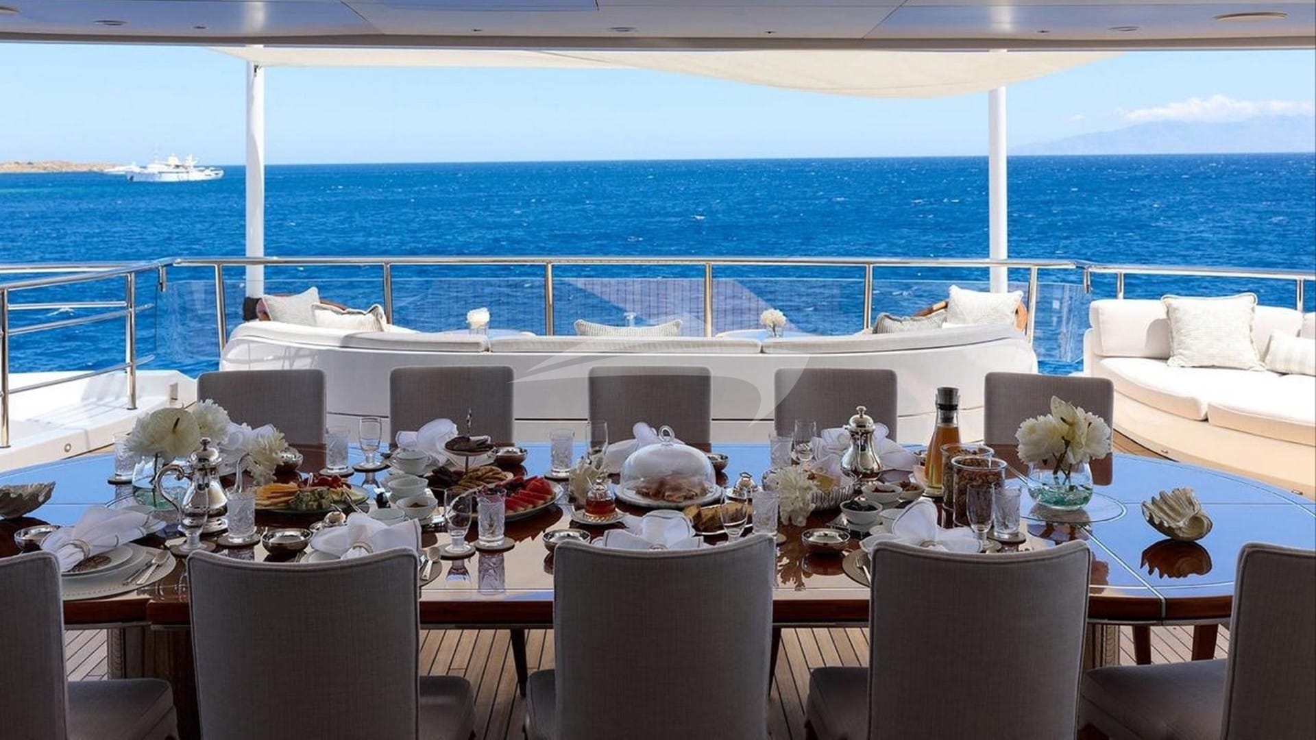 Bridge Deck Dining