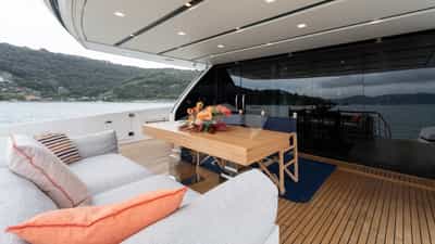 Main deck aft