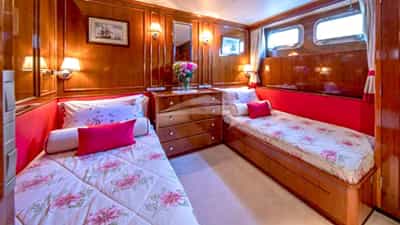 Twin Cabin