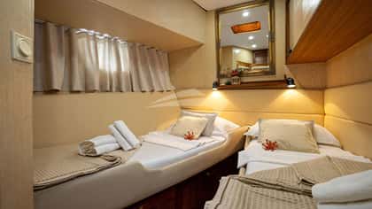 ABORDA 30m motor yacht charter, photo 10