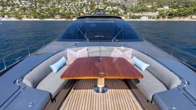 Foredeck Seating