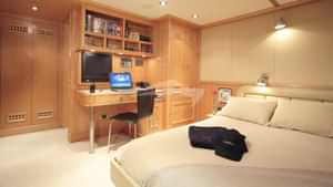 Guest cabin