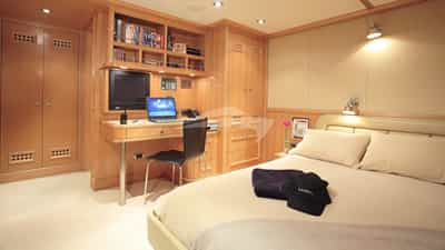 Guest cabin