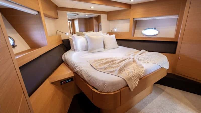 WIND 20m motor yacht charter, photo 7