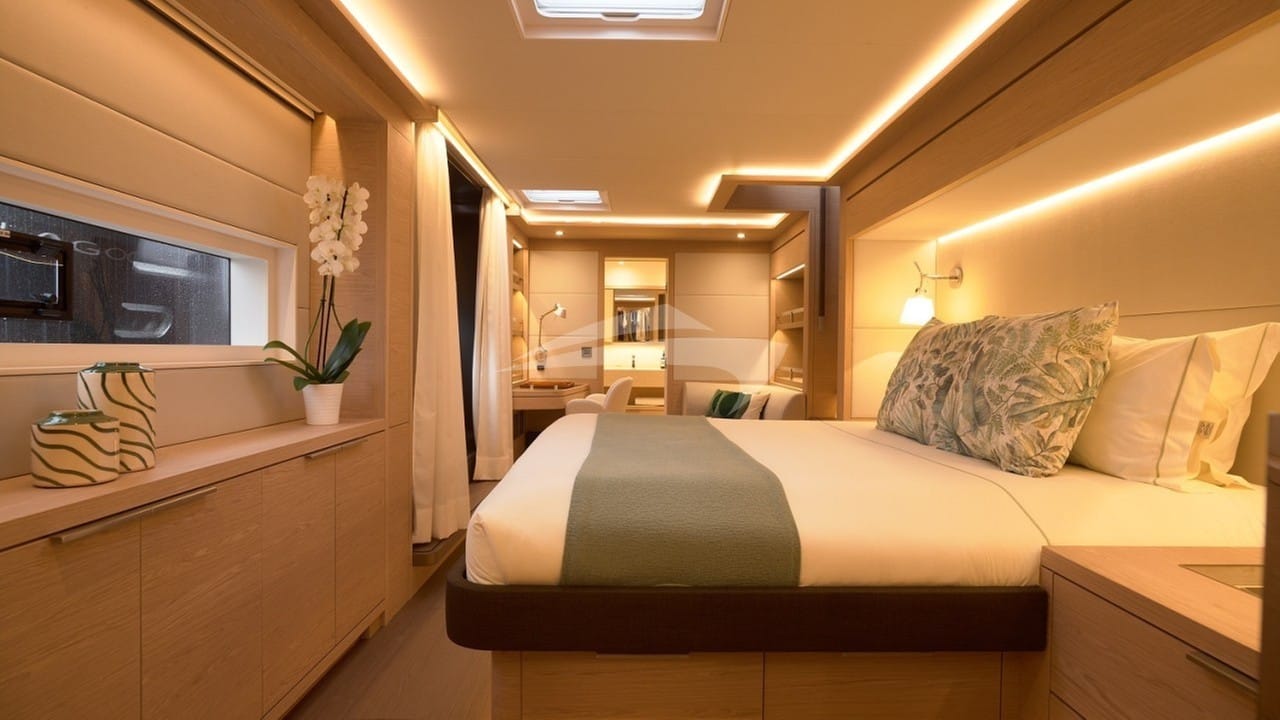 Kajikia master cabin