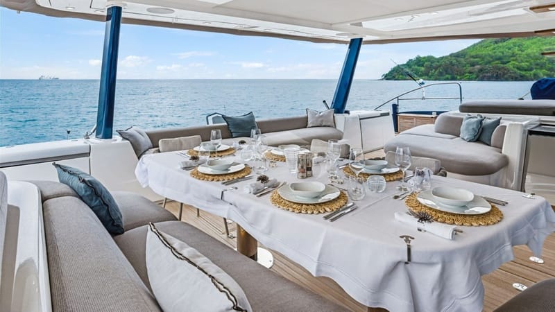 MANE ET NOCTE - Outdoor Dining