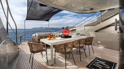 Deck Dining
