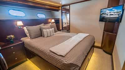 Queen stateroom