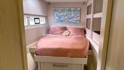 Rose - the port forward guest queen suite