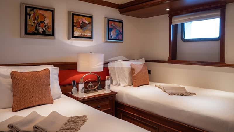 CROSSED SABRE 44m motor yacht charter, photo 9