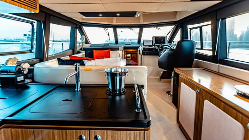 FAT BOB 13m motor yacht charter, photo 6