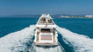 Yacht Charter SOL SHINE
